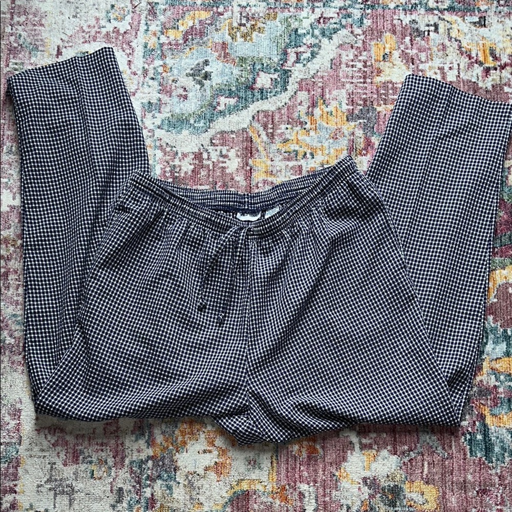 Alfred Dunner White and Navy Blue with Elastic Waistband